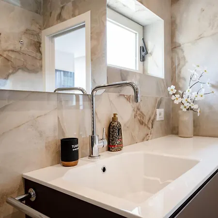 Skyline Mirjana - Cozy With Terrace * Bari