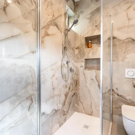 Skyline Mirjana - Cozy With Terrace Daire